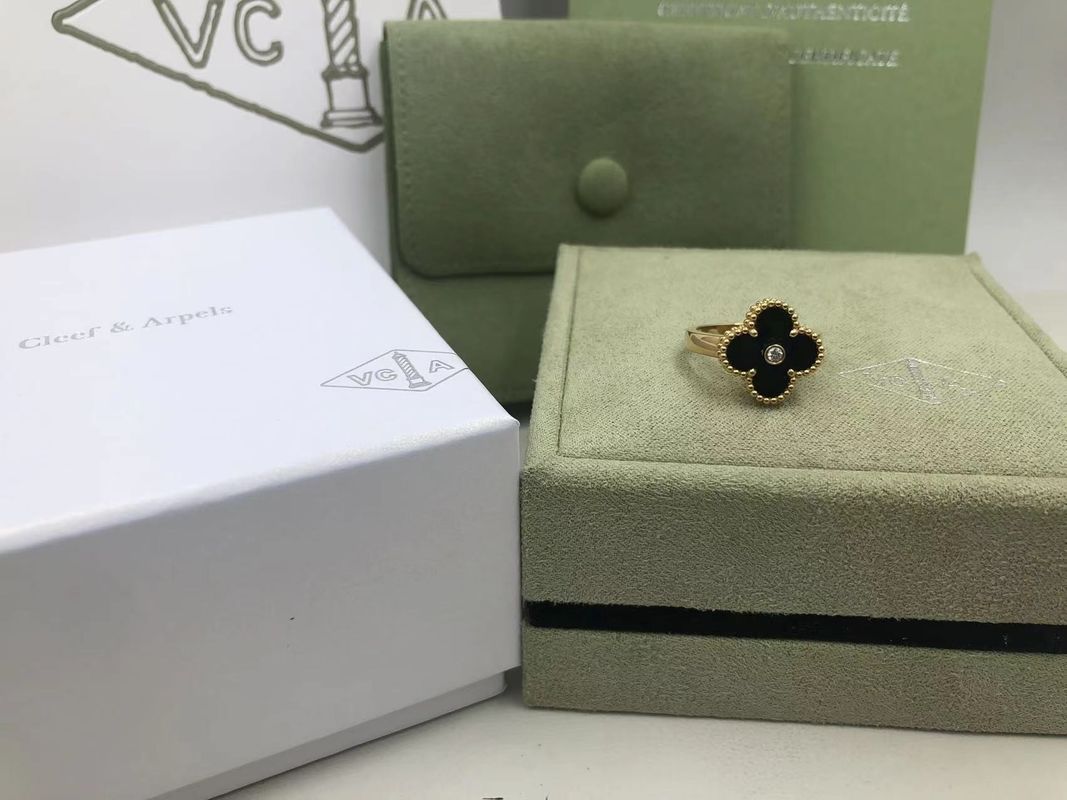 Ποιότητα Van Cleef και εκλεκτής ποιότητας Alhambra δαχτυλίδι κίτρινο χρυσό Onyx Arpels γύρω από το διαμάντι εργοστάσιο