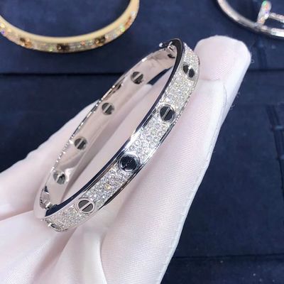 Ποιότητα Υψηλών σημείων κοσμήματος 18K διαμάντι βραχιολιών ΑΓΆΠΗΣ σειρών αυτοκινήτων που στρώνεται χρυσό για των γυναικών εργοστάσιο
